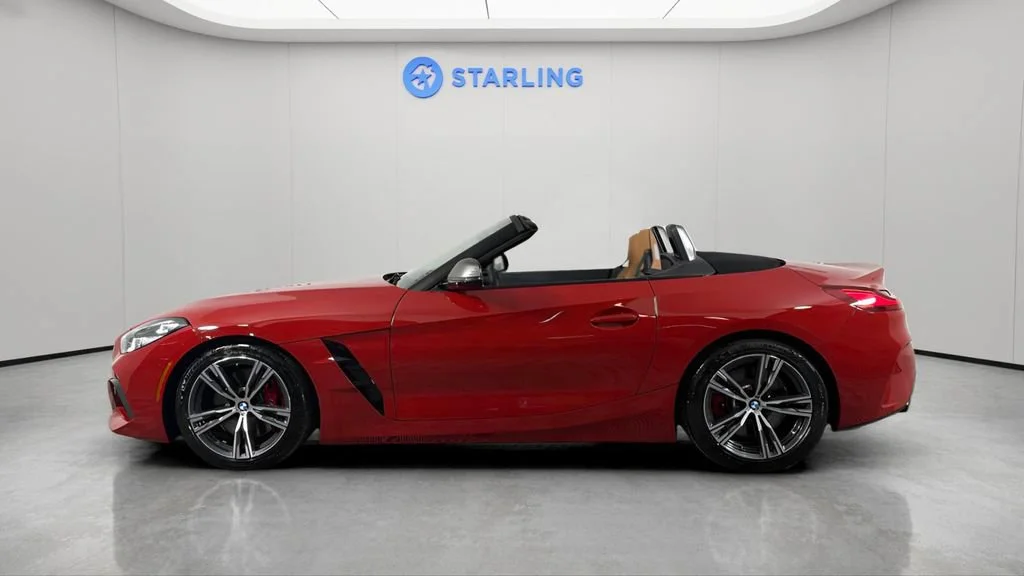 Used 2021  BMW sDriveM40i image 3