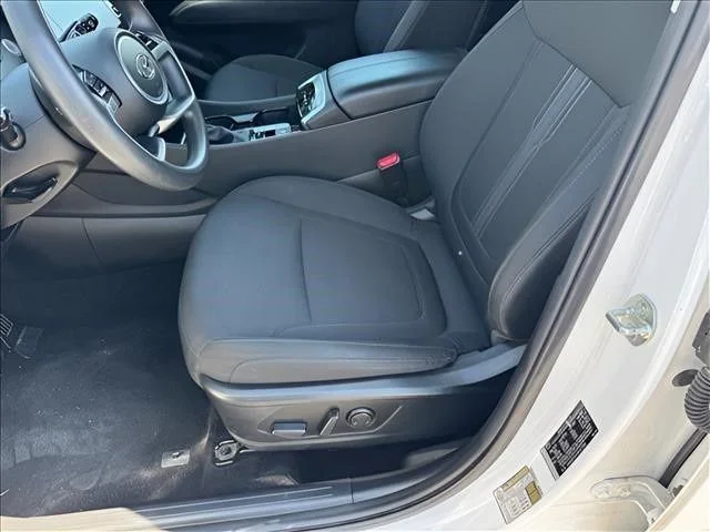 Used 2024 White Hyundai SEL image 7