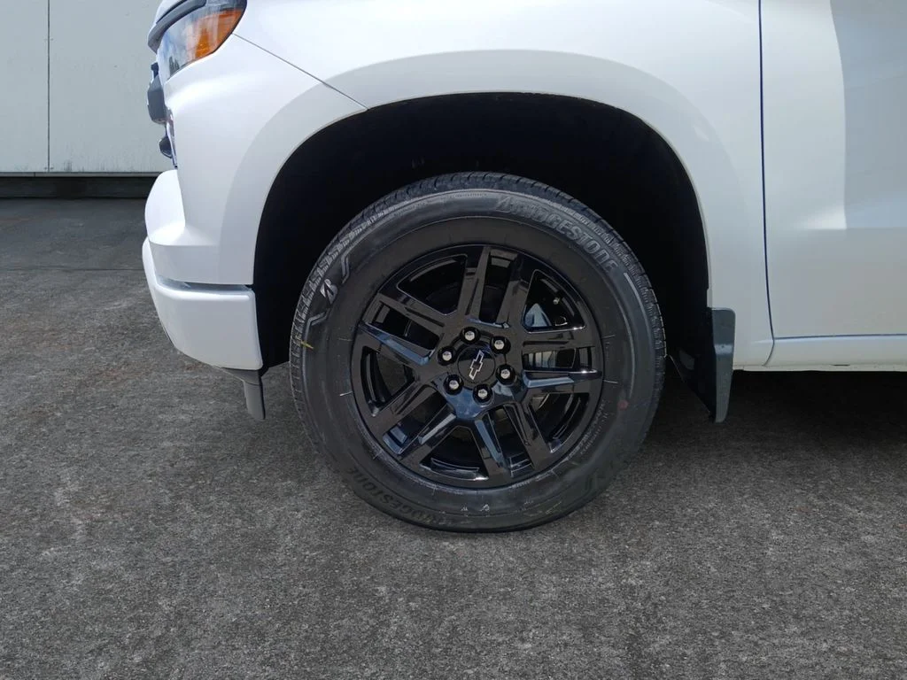 New 2026 Summit White Chevrolet Custom image 9