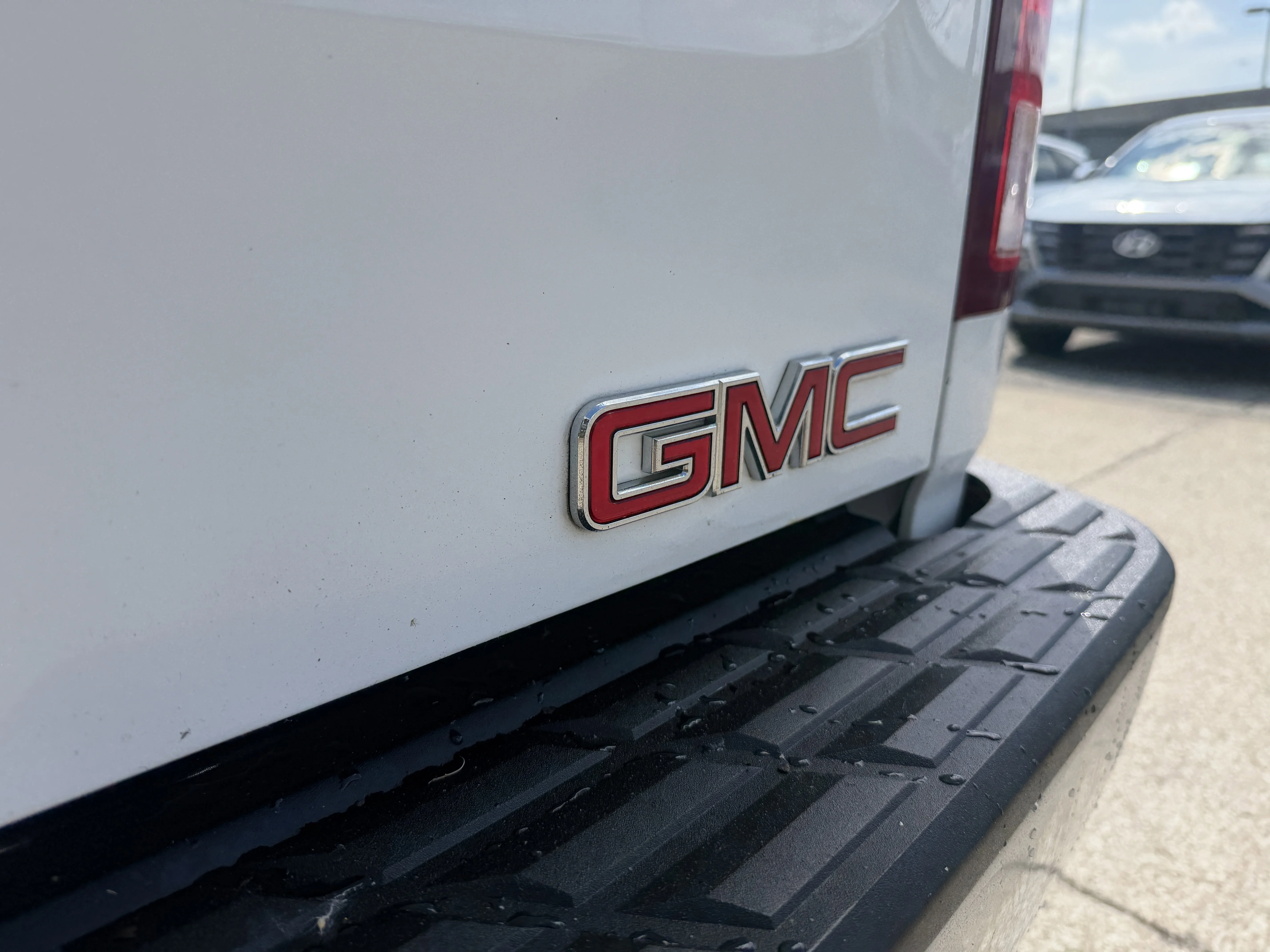 Used 2012 Summit White GMC SLE image 9