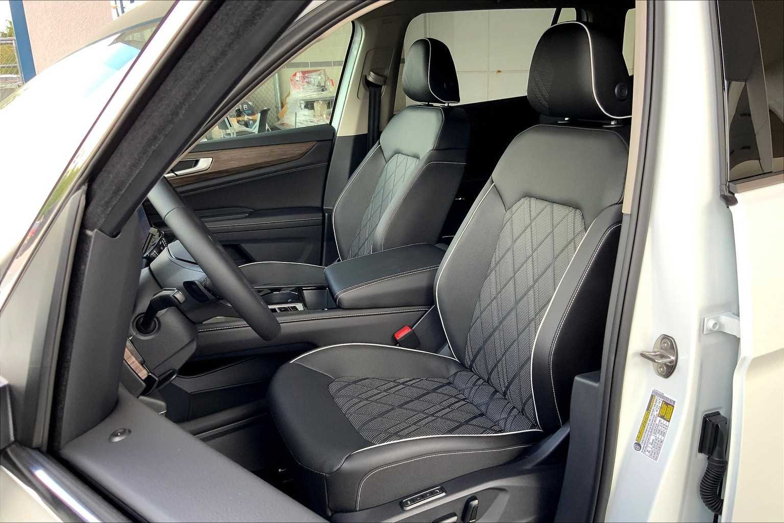 2026 Volkswagen Atlas SEL Premium R-Line - Photo 9