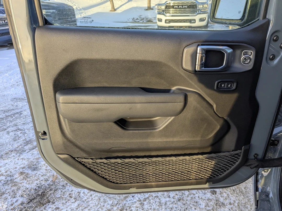 New 2026 Dark blue Jeep Sport S - - 4x4 - Safety Group - LED Lighting Group - Heated Seats & Steering & More! image 12