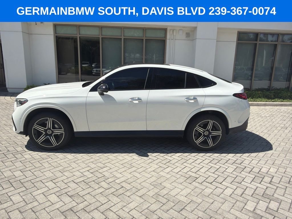 Used 2024  Mercedes-Benz GLC 300 Coupe image 2