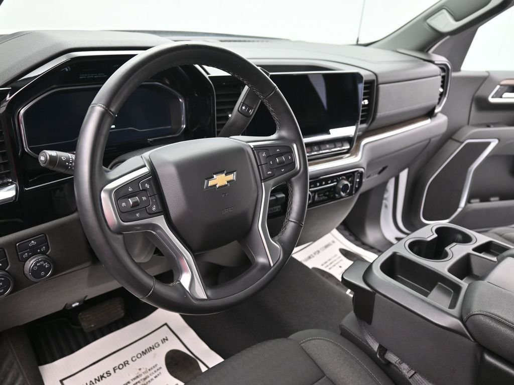 2025 Chevrolet Silverado 1500 LT - Photo 15