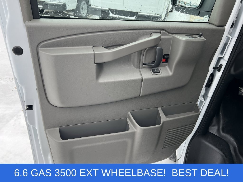 2025 Chevrolet Express Cargo Work Van - Photo 14