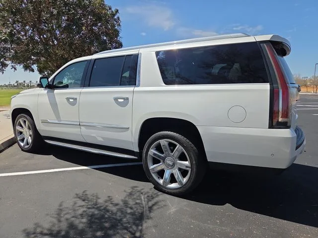 Used 2020 White Cadillac Luxury image 5