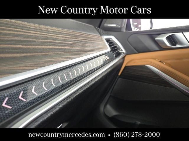 Used 2024 Black BMW xDrive40i image 25