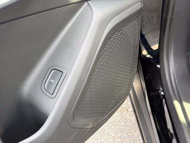 New 2027 Mosaic Black Metallic Chevrolet LT image 10