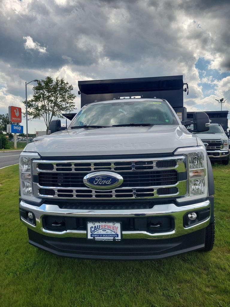 New 2026 Oxford White Ford F-550® XL image 2