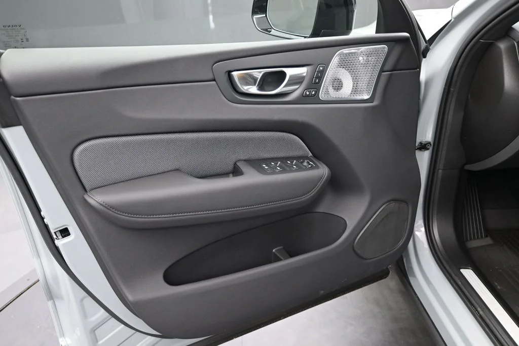 New 2026 Vapour Grey Volvo T8 Polestar Engineered image 11