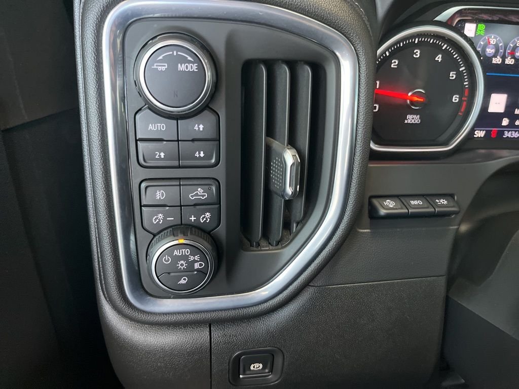 2021 Chevrolet Silverado 3500HD LTZ - Photo 13