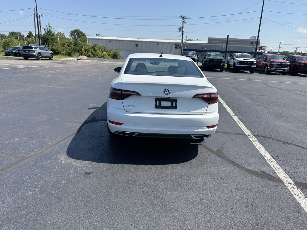 Used 2019 White Volkswagen 1.4T R-Line image 5