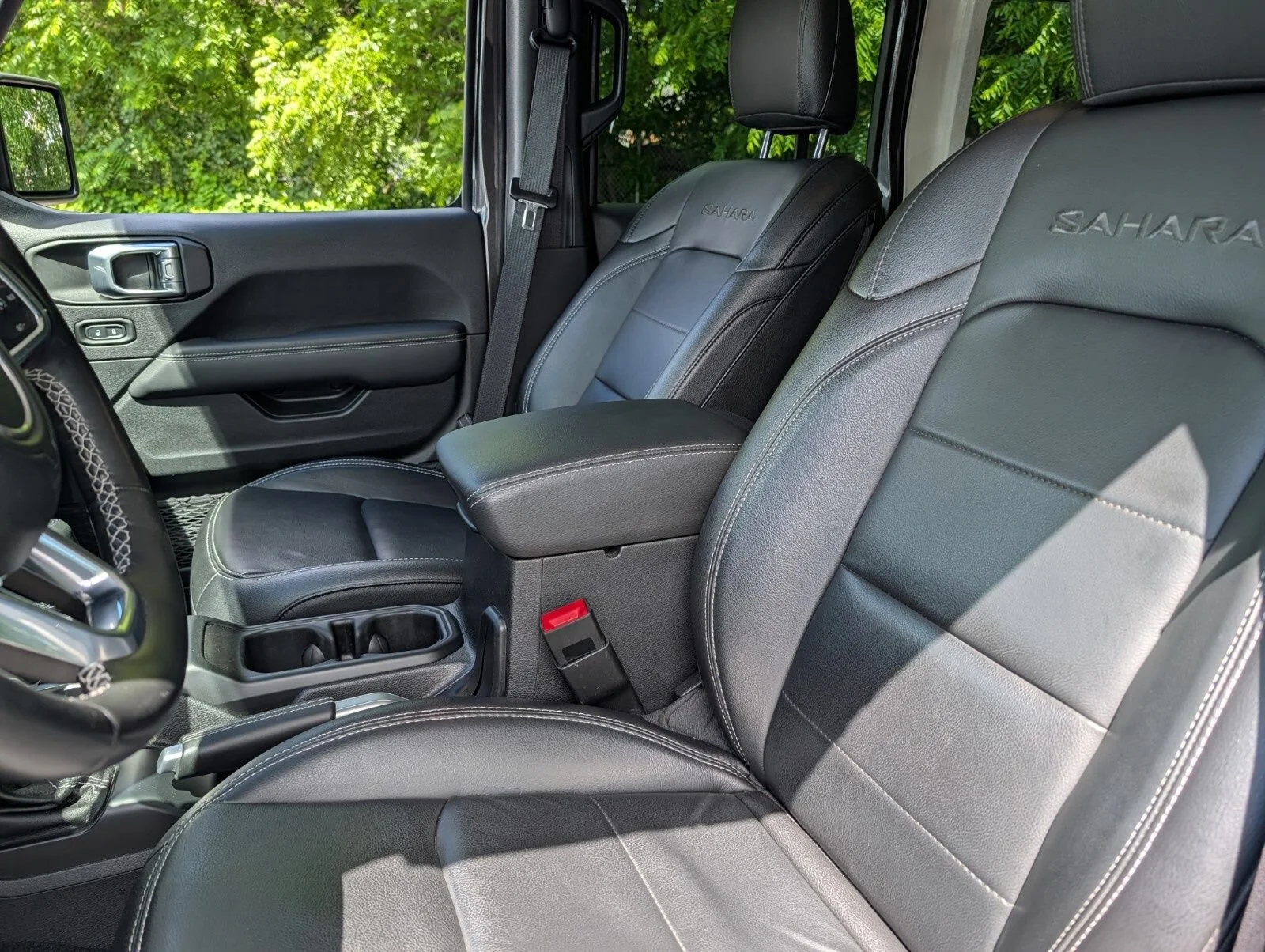 Used 2021 Gray Jeep Sahara 4x4 image 19