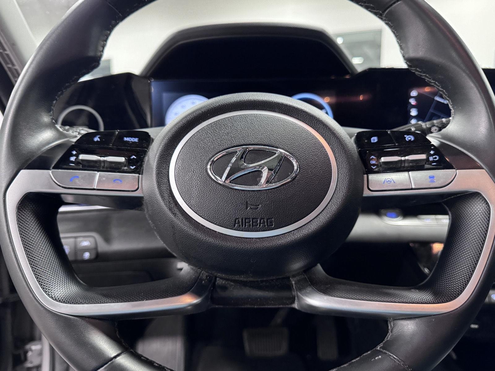 Certified Used 2023 Fluid Metal Hyundai Limited image 24