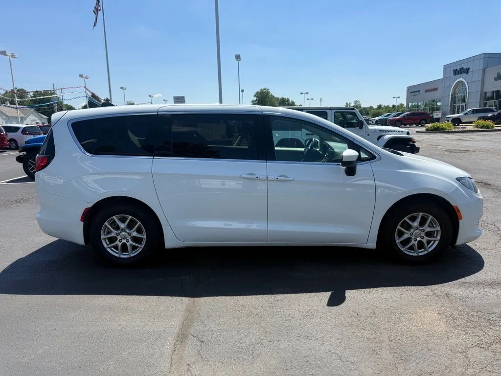 Used 2023 White Chrysler LX image 8