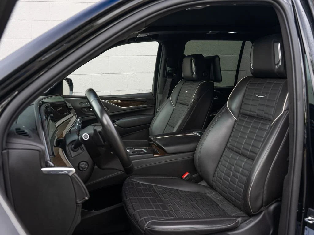 Used 2023 Black Cadillac Sport Platinum image 5