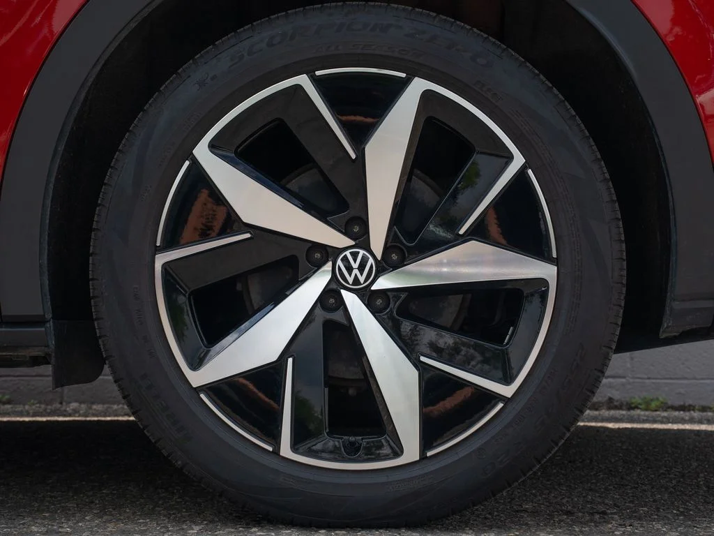 Used 2023 Blue Volkswagen Pro S image 13