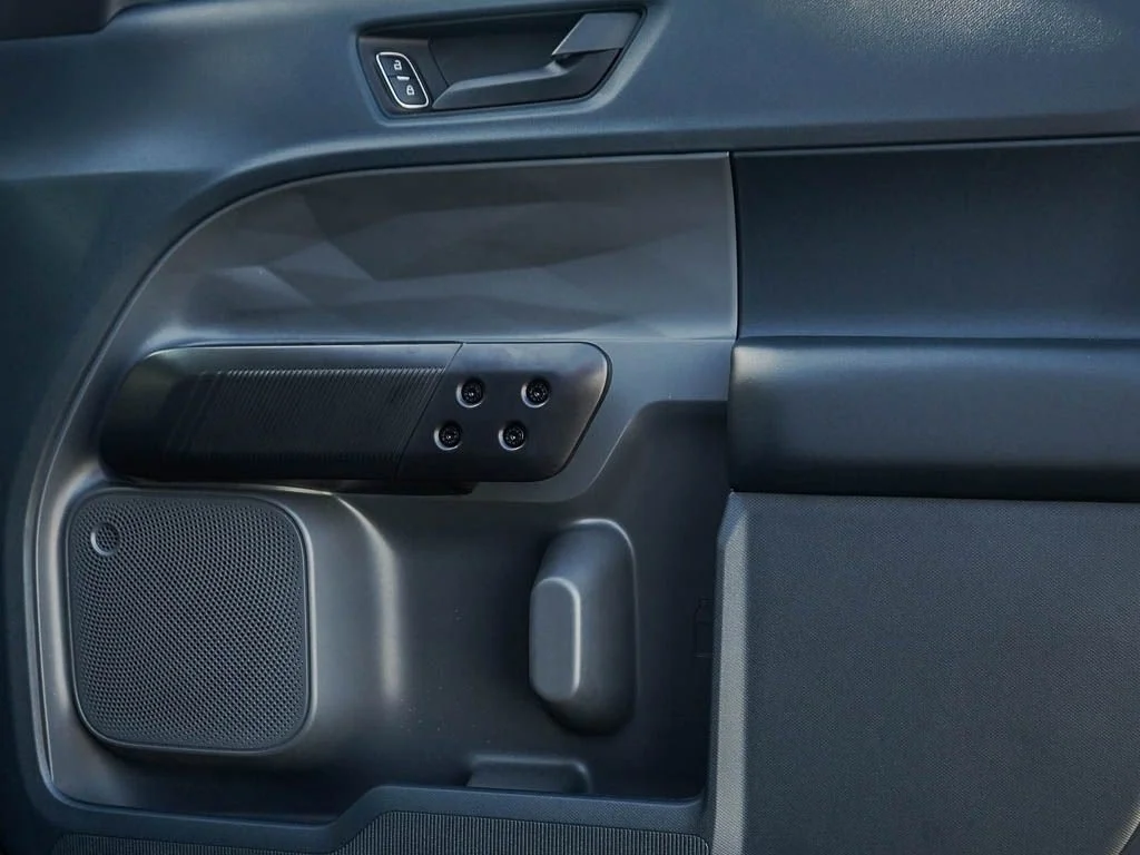 New 2026 Carbonized Gray Metallic Ford XLT image 7