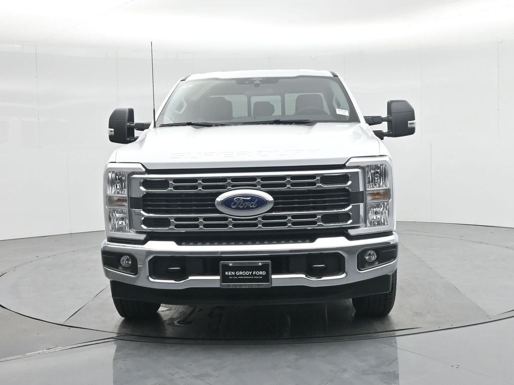 New 2026 Oxford White Ford XLT image 23