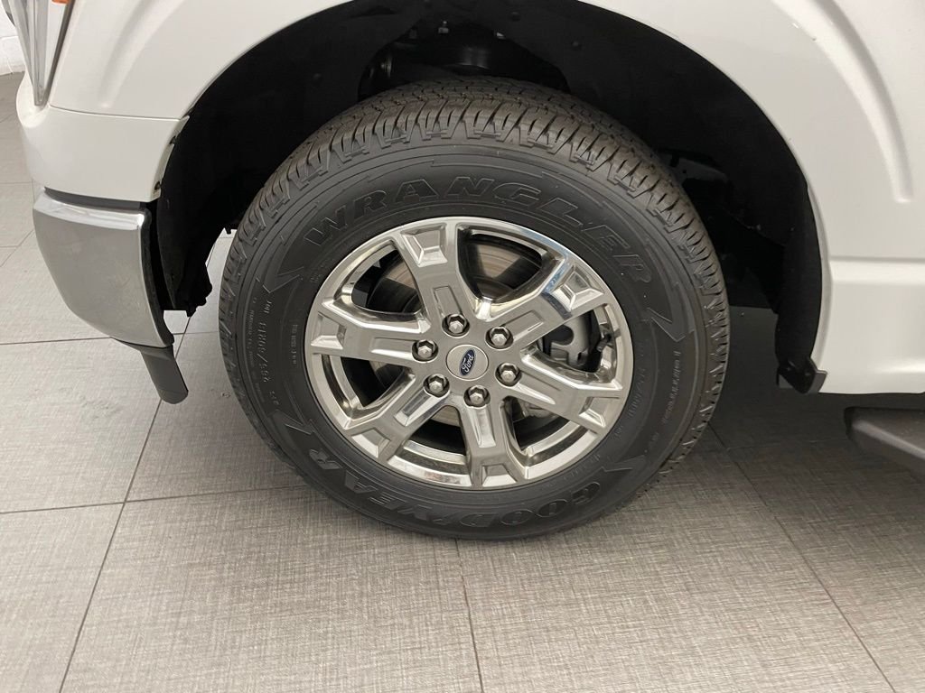 Used 2021 White Ford XLT image 11