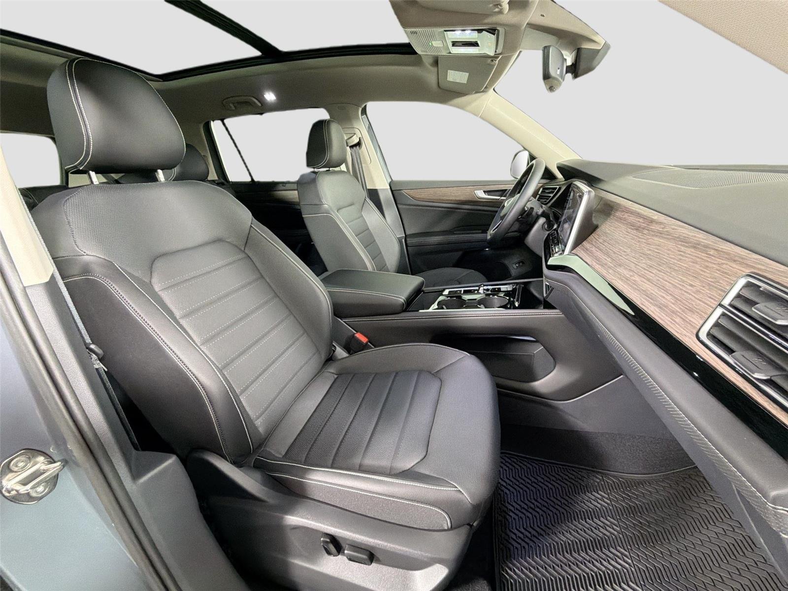 New 2026 Pure Gray Volkswagen 2.0T SEL image 30