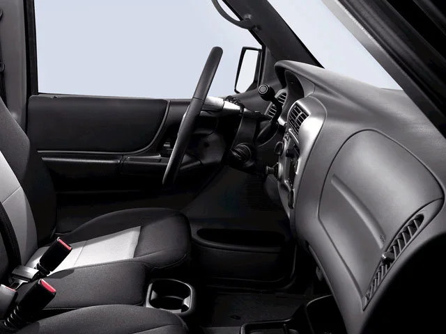 Used 2009 Oxford White Clearcoat Ford XL image 5