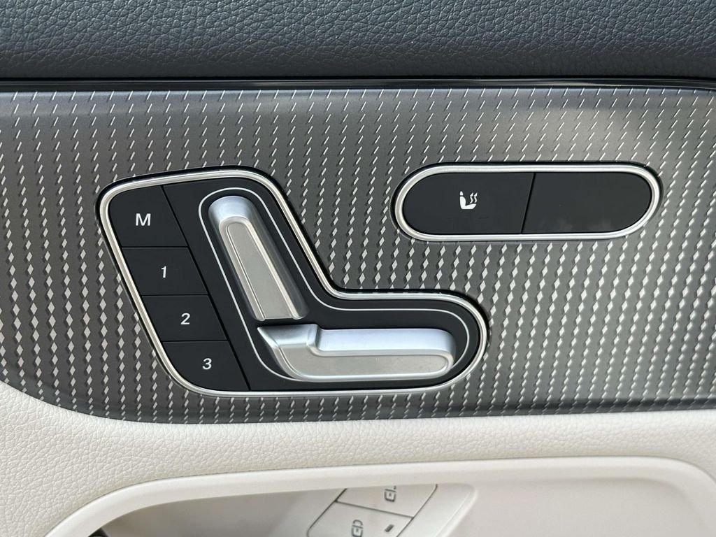 2023 Mercedes-Benz GLA Base - Photo 25