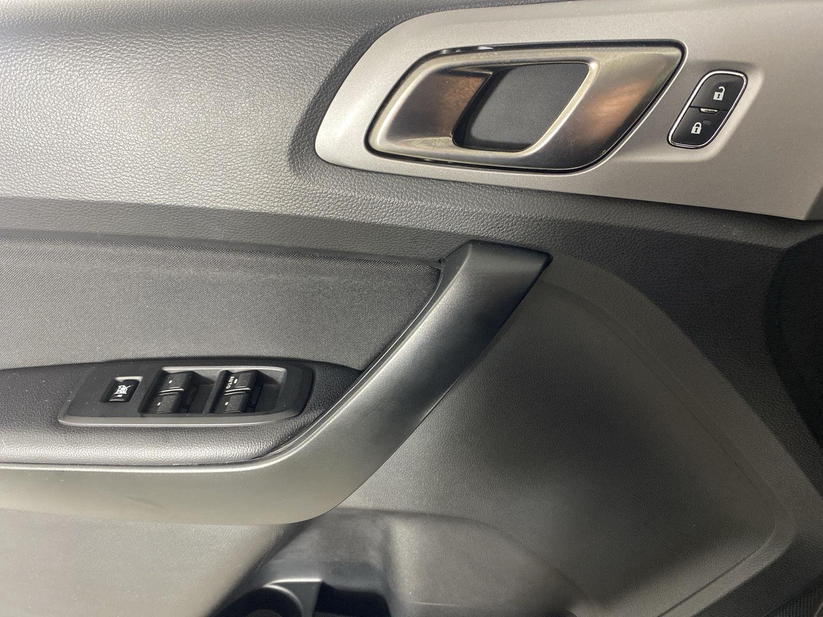 Used 2023 Oxford White Ford XLT image 14