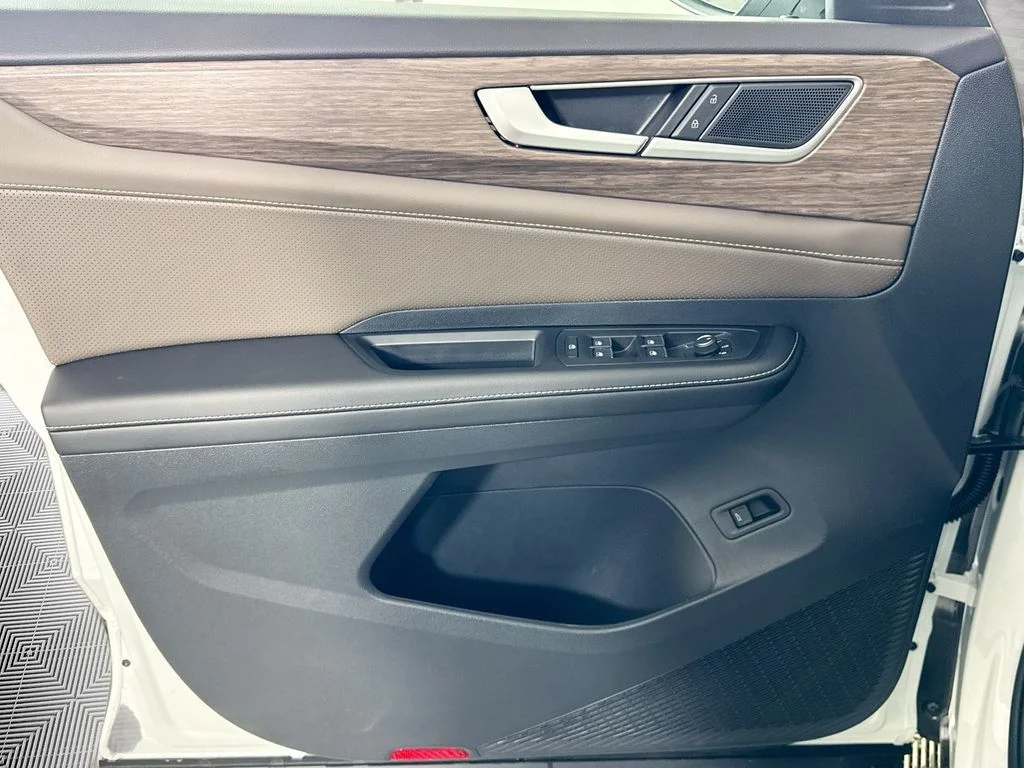 New 2026 White Pearl Volkswagen 2.0T SEL image 27