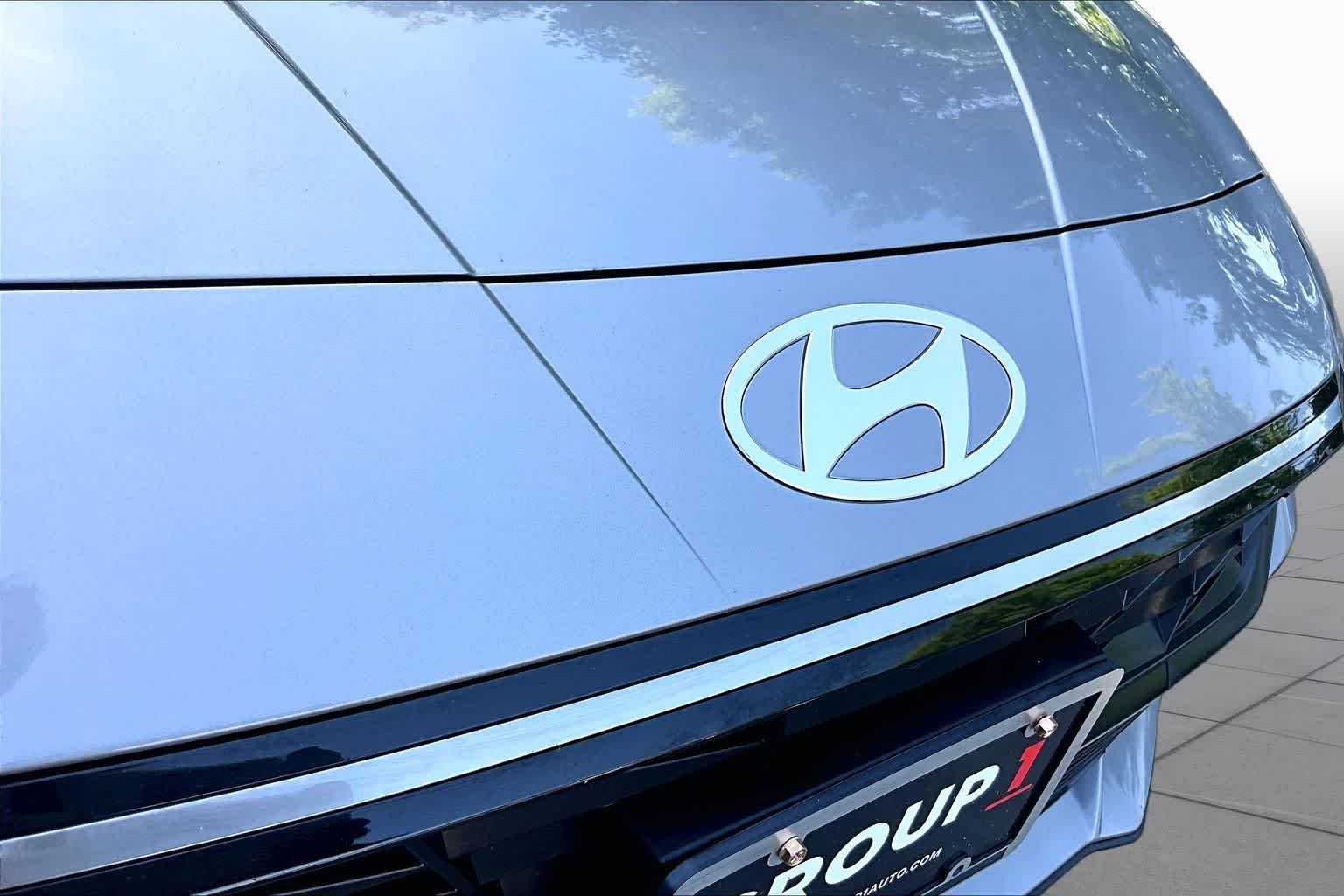 Used 2025 Fluid Metal Hyundai SEL Convenience image 29