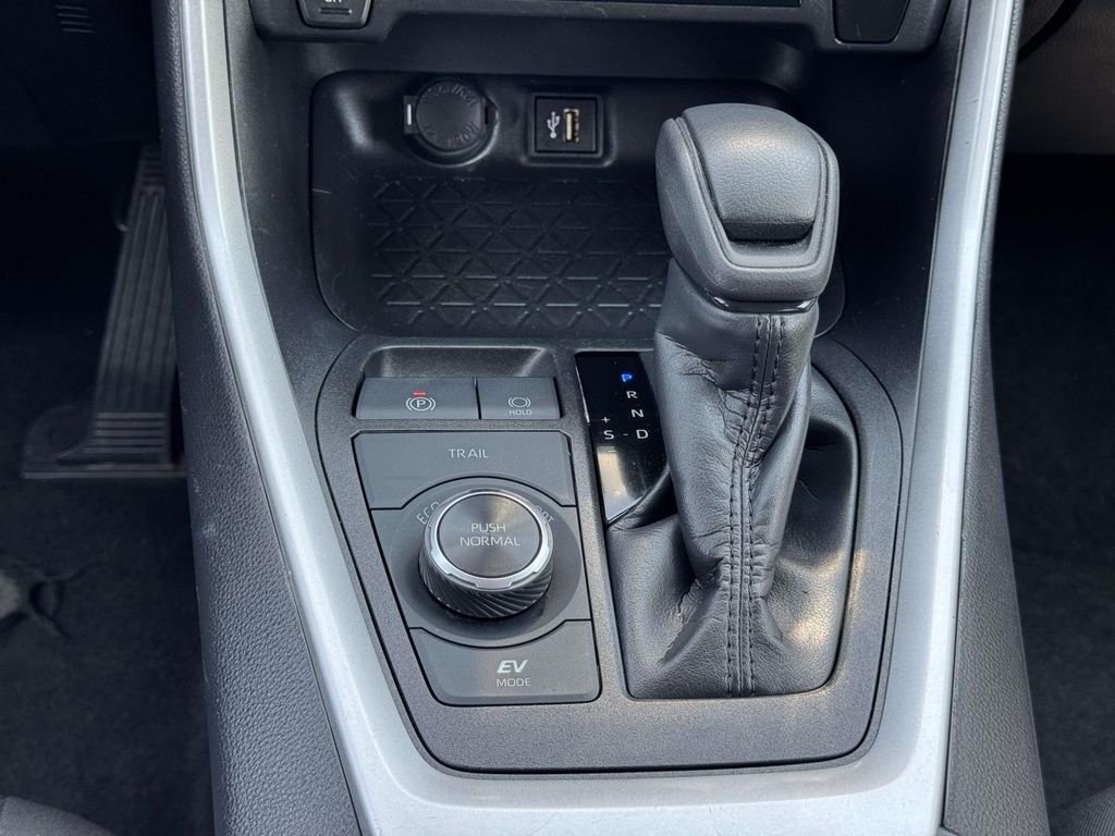 Used 2025 Silver Toyota XLE image 6