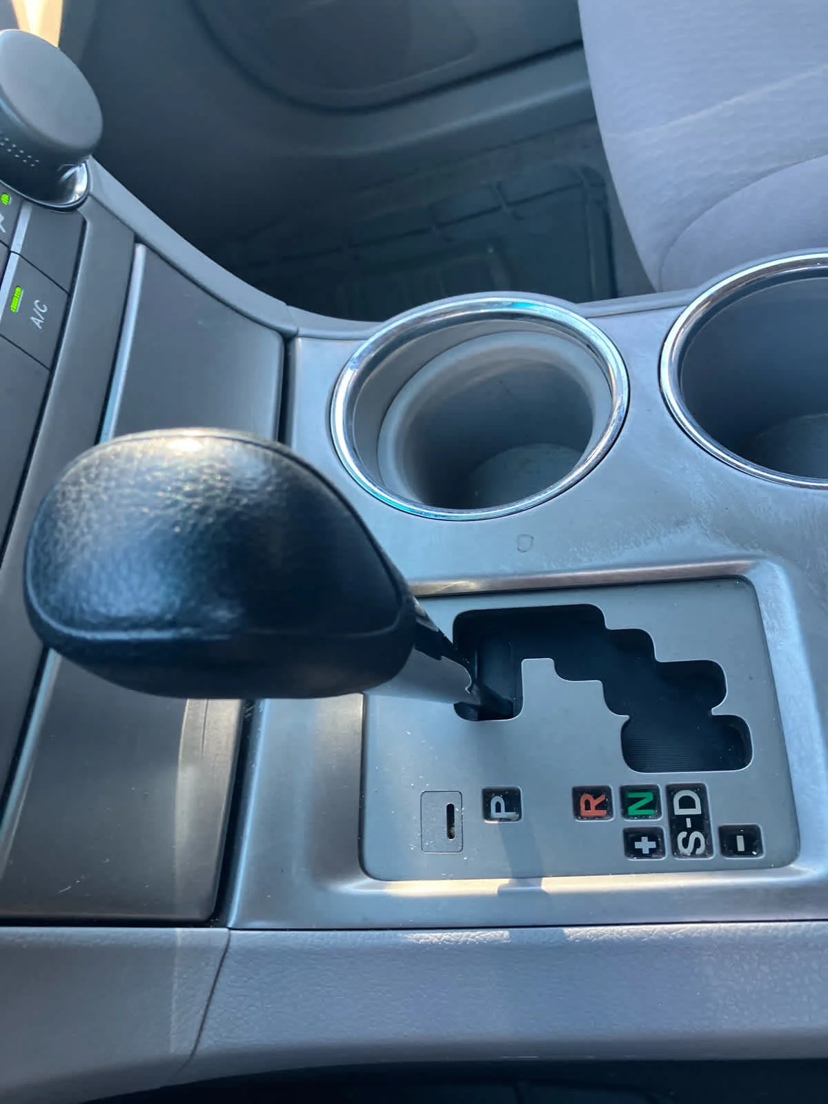 Used 2008 Classic Silver Metallic Toyota Base image 21