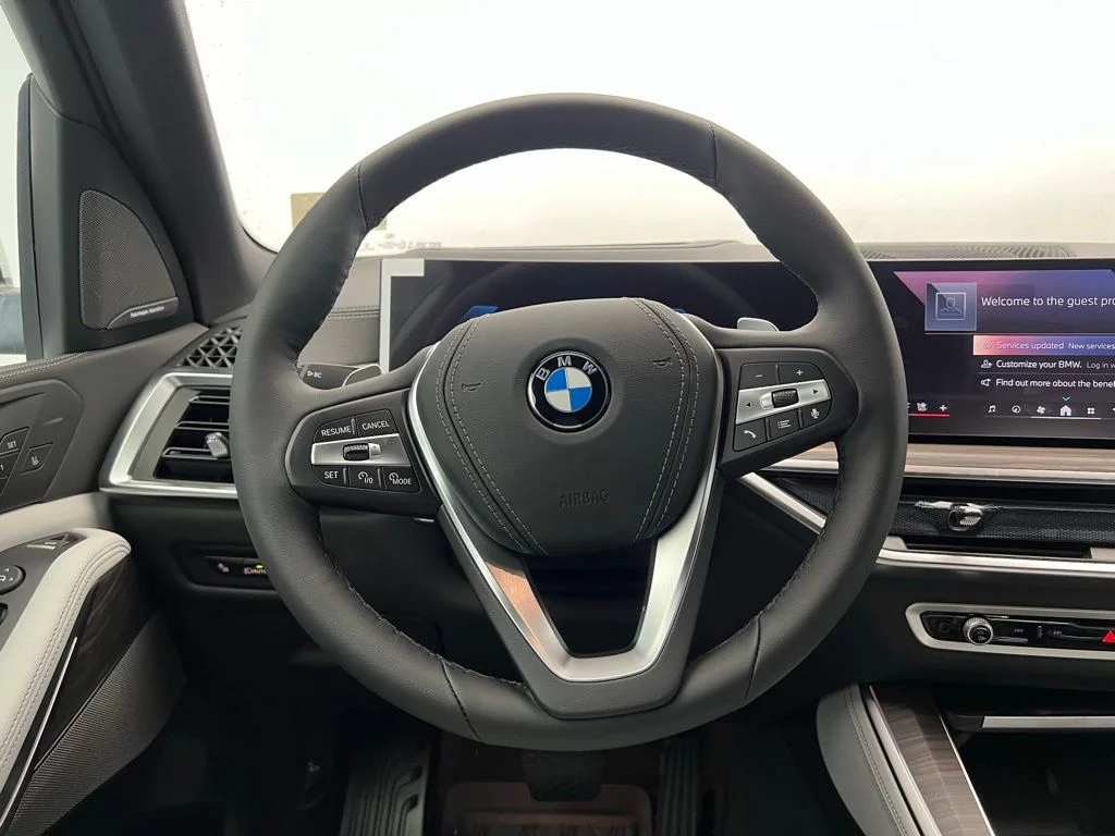 New 2026 Mineral White Metallic BMW xDrive40i image 17
