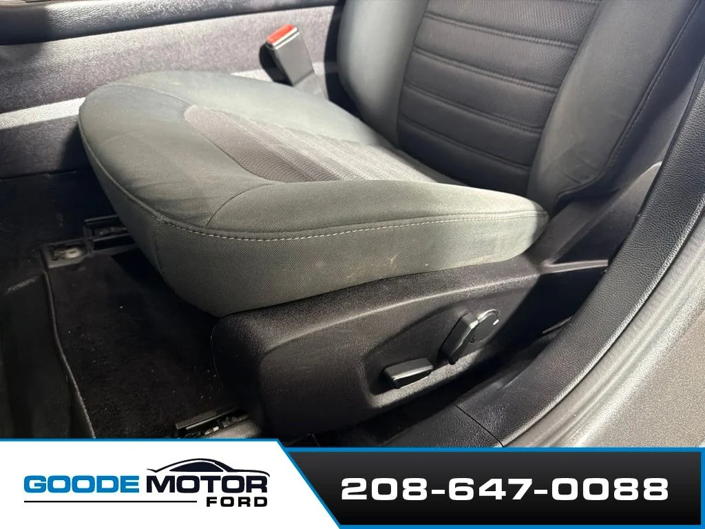 Used 2017 Gray Ford SE image 11