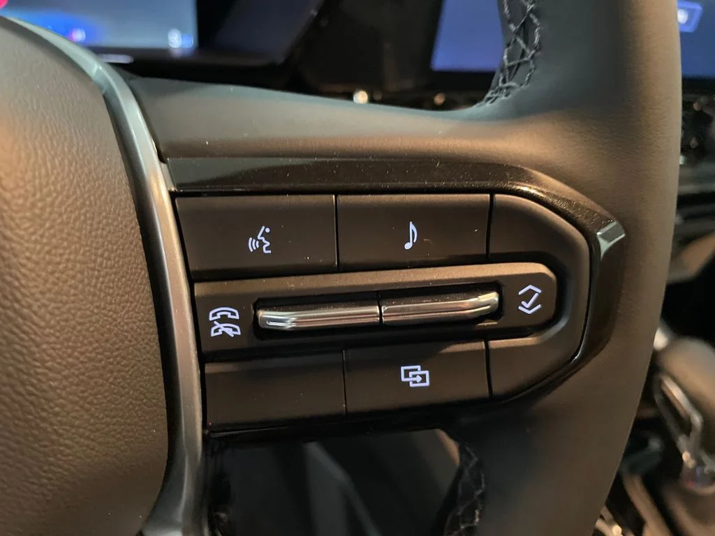 2026 Chevrolet Colorado LT - Photo 15