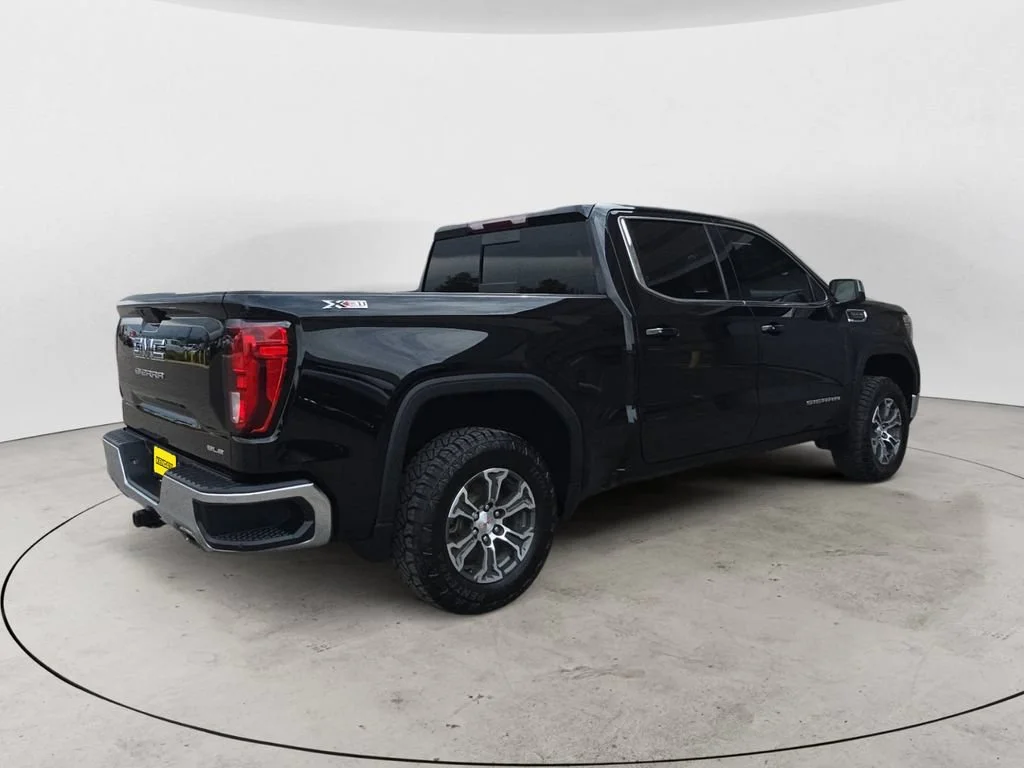 Used 2019 Onyx Black GMC SLE image 8