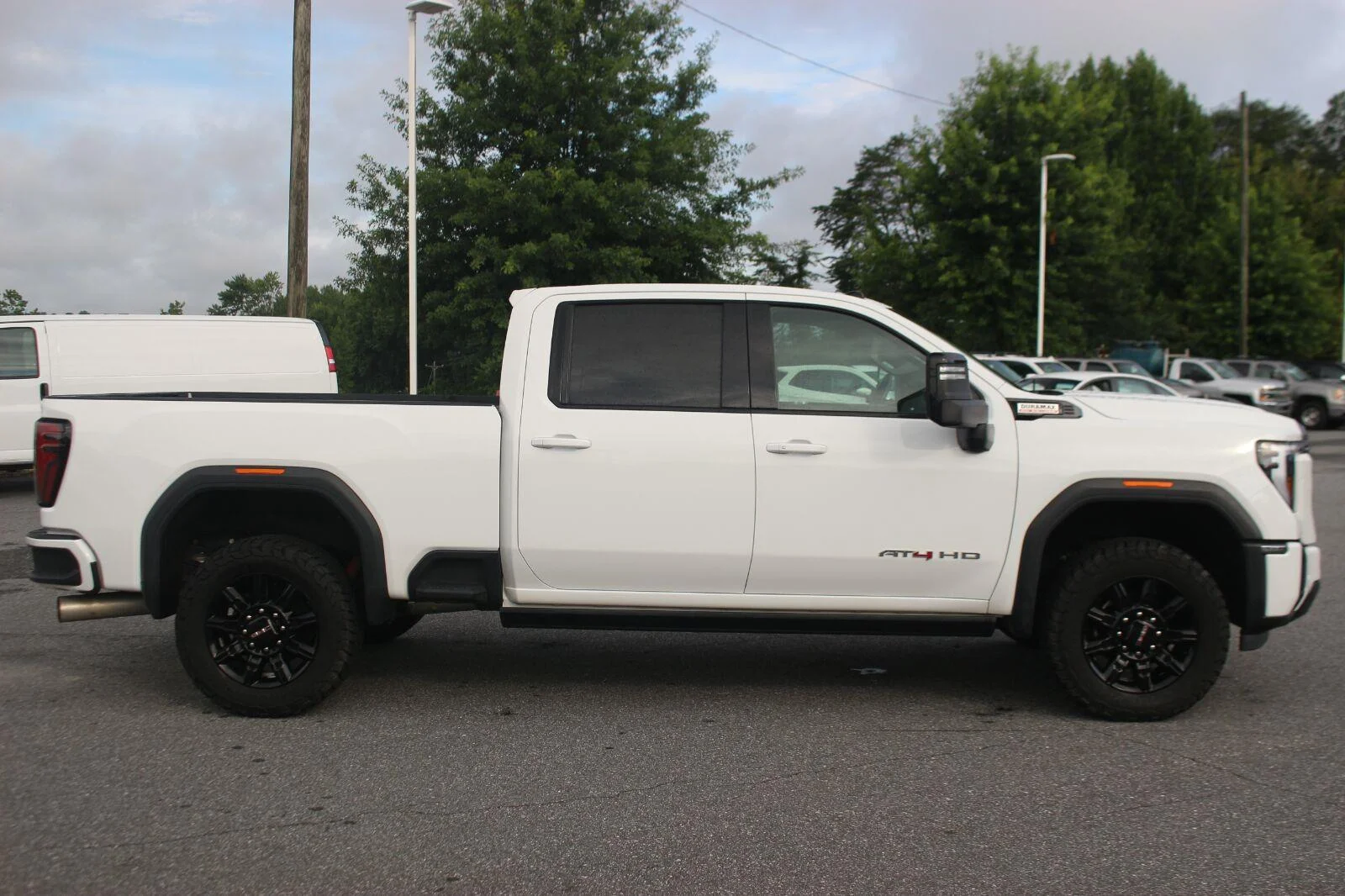 Used 2024 Summit White GMC AT4 image 8