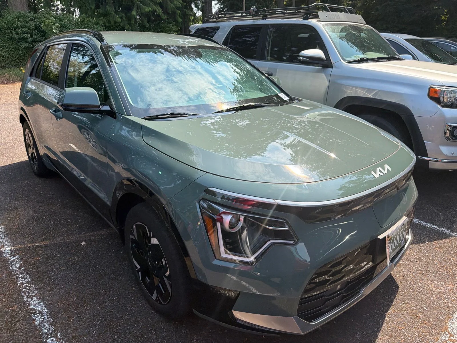 Used 2023 Green Kia Wind image 3