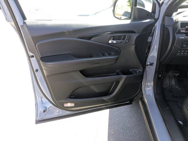 Used 2022 Sonic Gray Pearl Honda Black Edition image 12