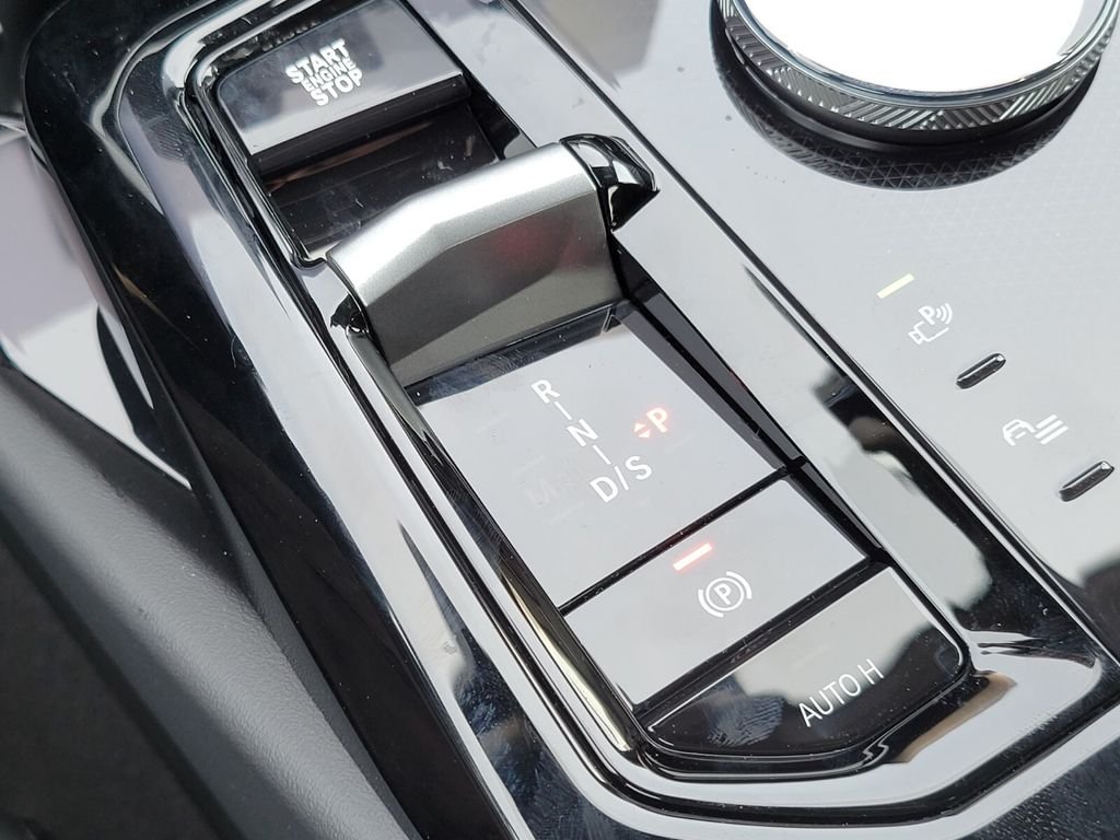 2026 BMW 5 Series 530i - Photo 27