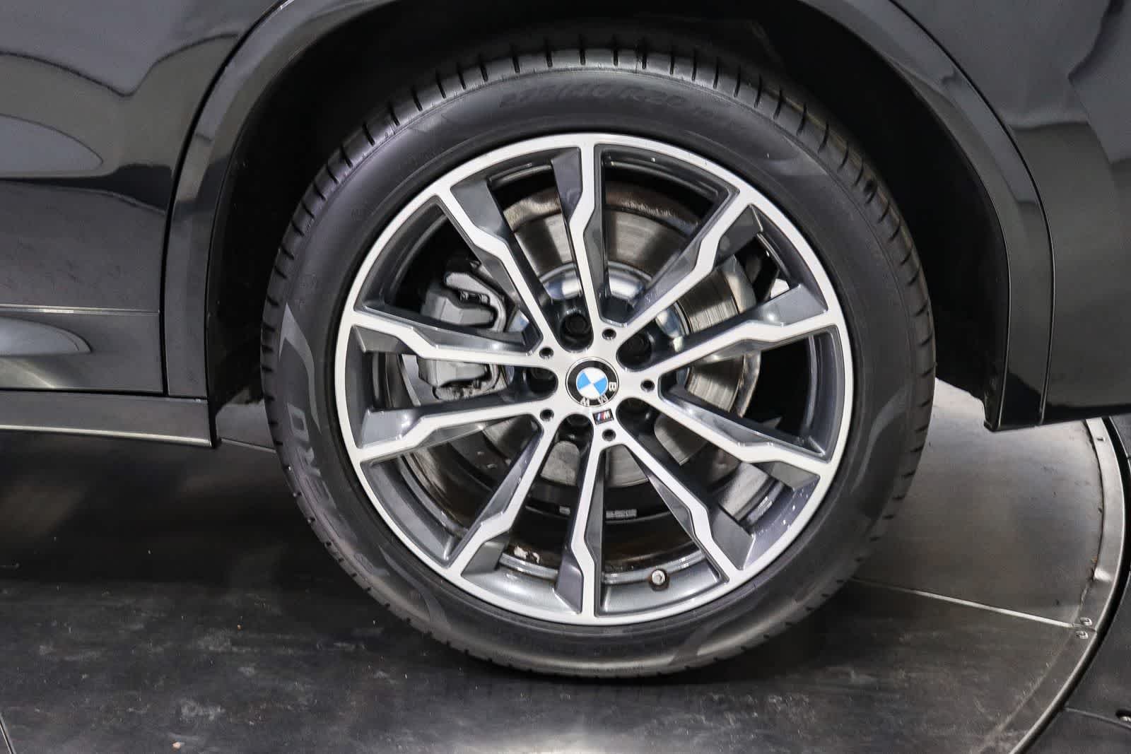 Used 2022 Black Sapphire Metallic BMW xDrive30i image 10
