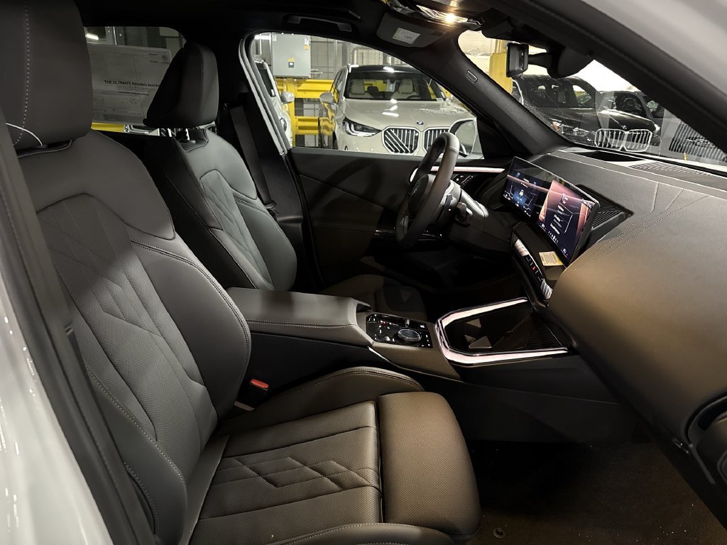 New 2026 Alpine White BMW 30 xDrive image 25