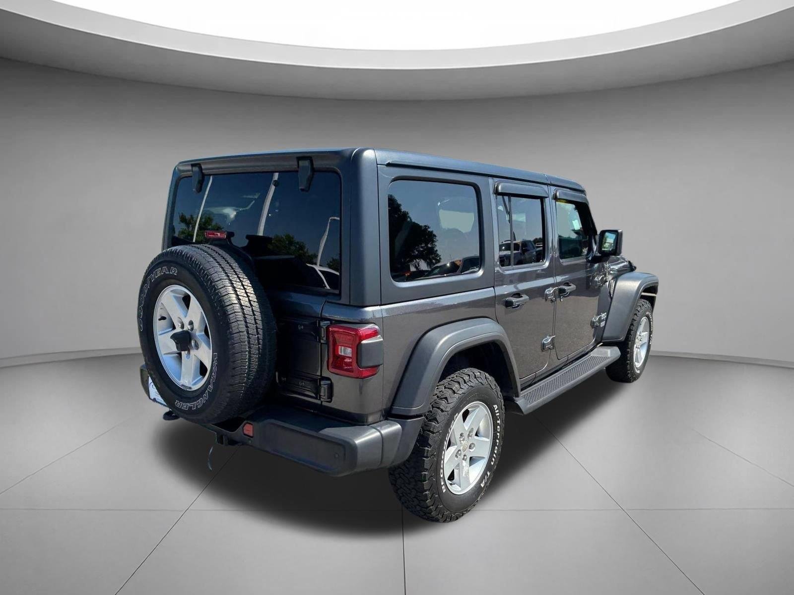 Used 2021 Granite Crystal Metallic Clearcoat Jeep Unlimited Sport S image 7