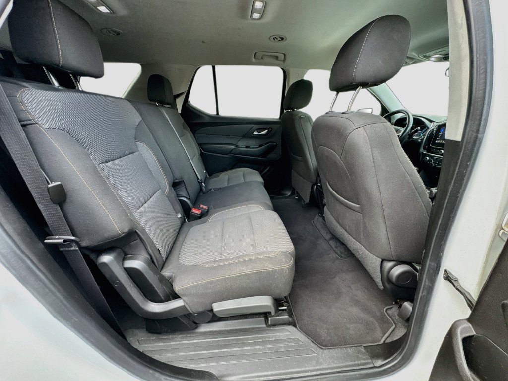 Used 2020 SUMMIT WHITE Chevrolet LT Cloth image 31