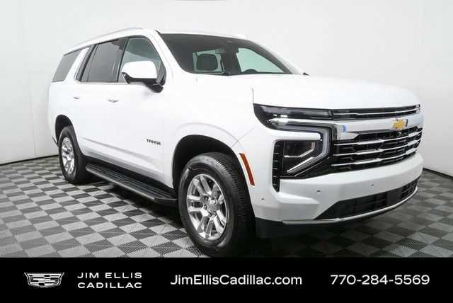 Used 2025 Summit White Chevrolet LT image 1