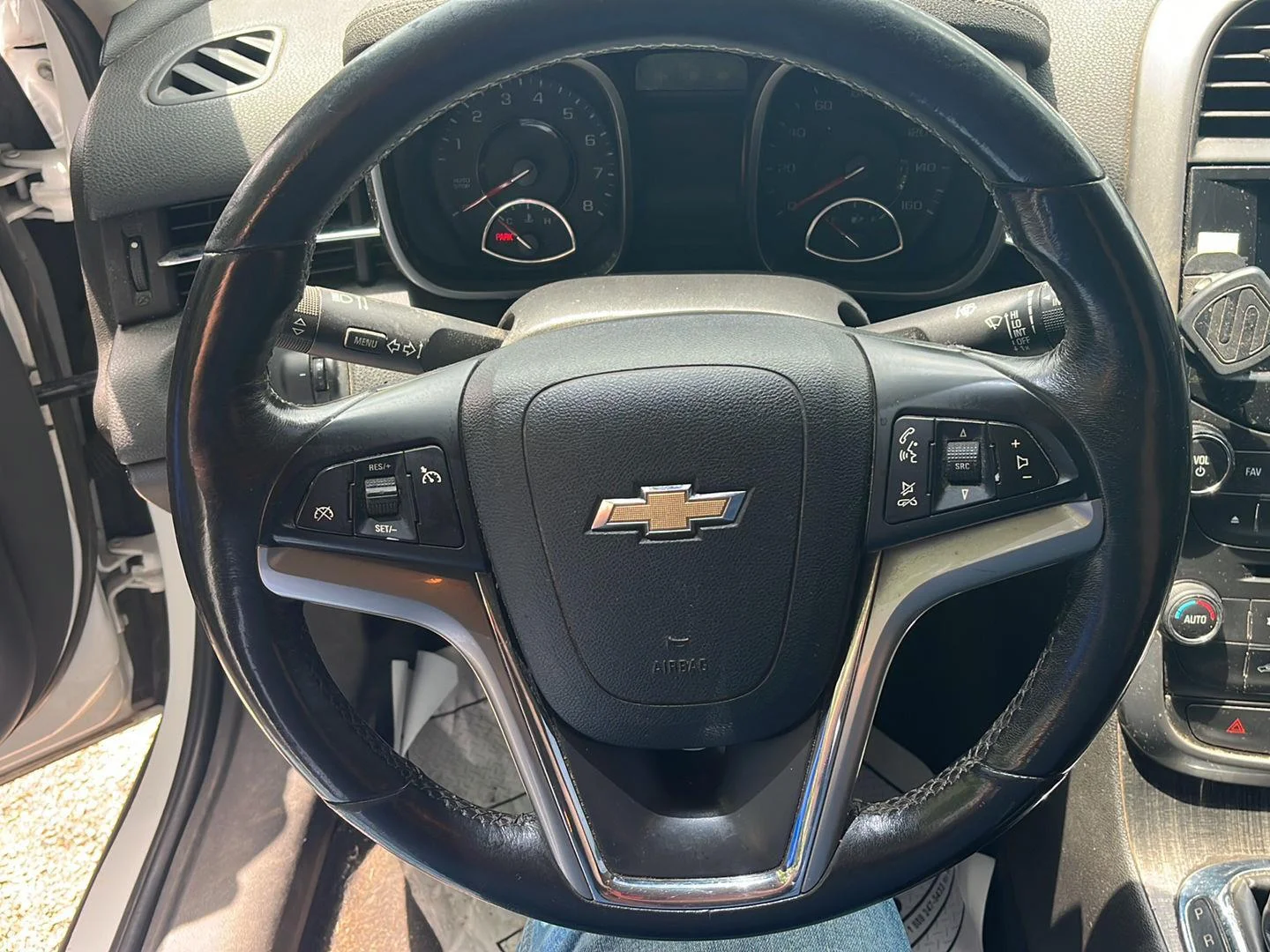 Used 2015 SUMMIT WHITE Chevrolet LT image 9