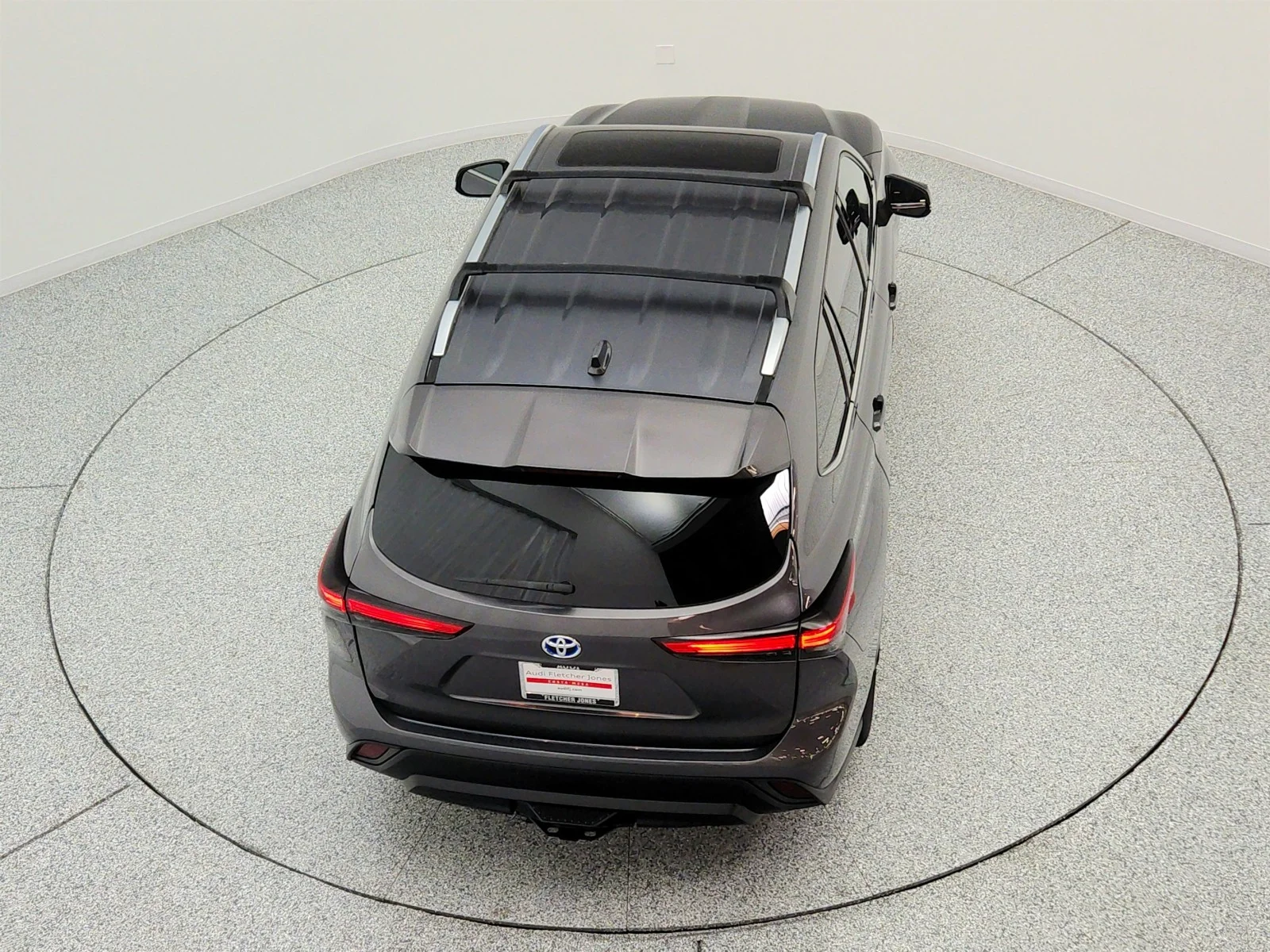 Used 2021 Magnetic Gray Metallic Toyota Hybrid XLE AWD (Natl) image 27