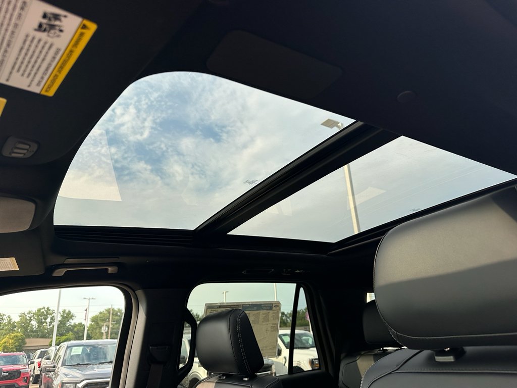 New 2025 Agate Black Metallic Ford Platinum® image 27