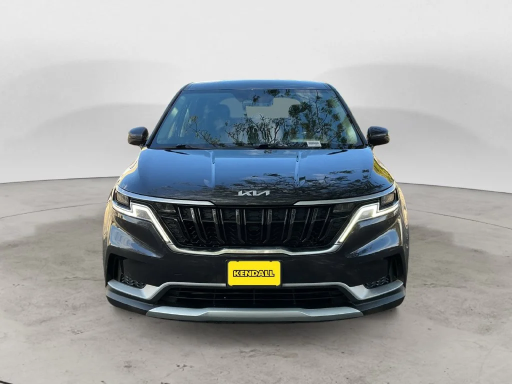 Used 2022 Gray Kia LXS image 3