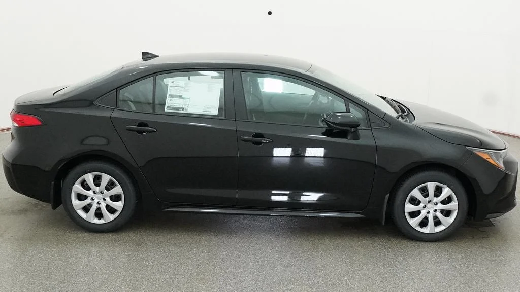 New 2026 Midnight Black Metallic Toyota LE image 14